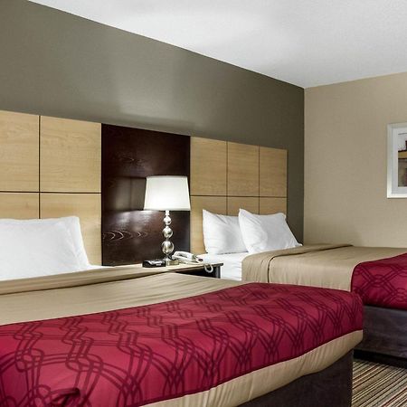 Econo Lodge Grand Forks Zewnętrze zdjęcie