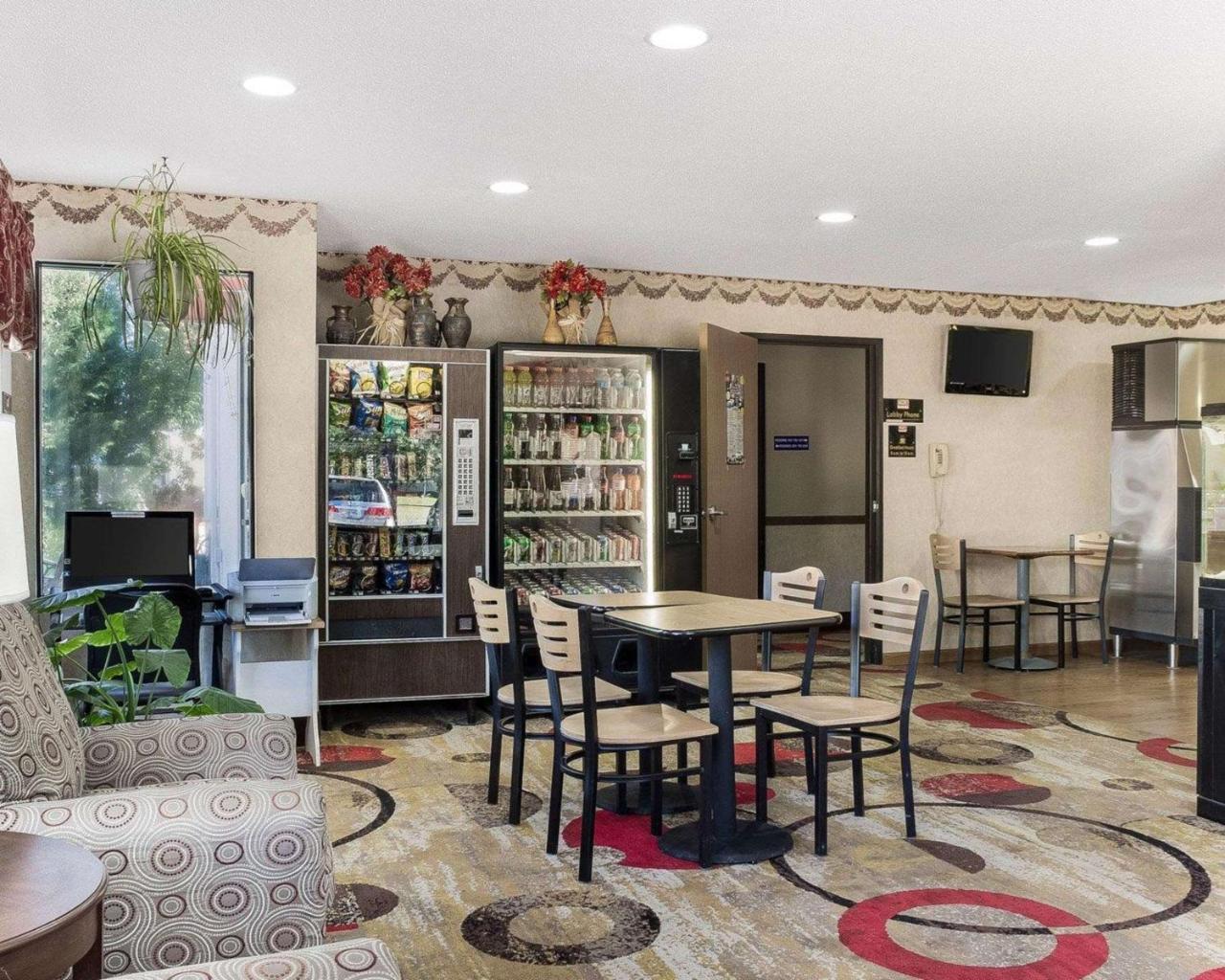 Econo Lodge Grand Forks Zewnętrze zdjęcie